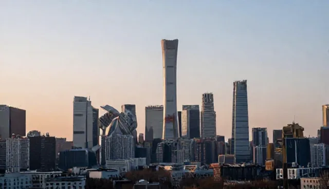 服务器性能优化中如何解决响应延迟问题？